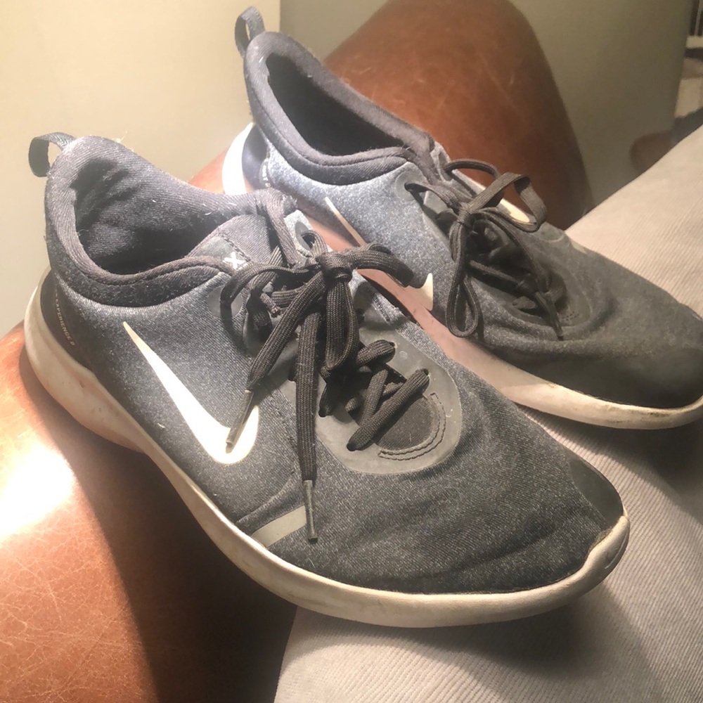 Women’s Nike Flex Experience 8 Running Shoes Sneakers 8.5W 8.5 Wide